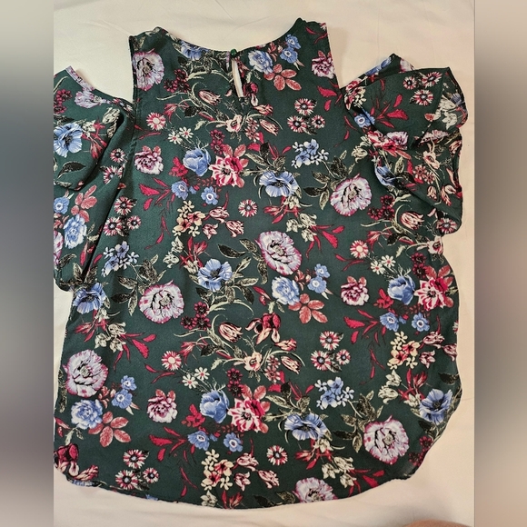 B Wear Womens Green Floral Cold Shoulder Short Sleeve Blouse Size XL - Picture 10 of 10